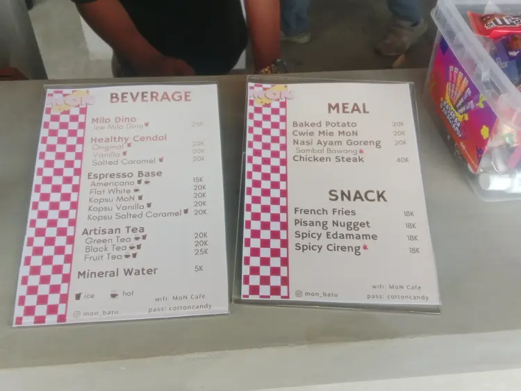 MON Cafe Batu 7