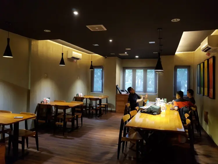 Zisel Gelato Cafe & Bistro 8