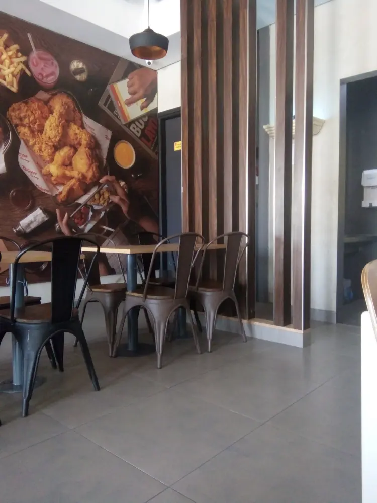 Richeese Factory Serang 10