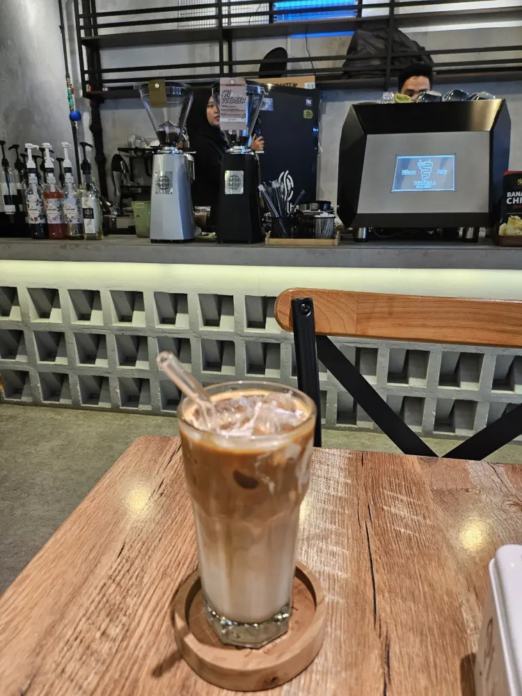 Shelter Coffee Harbourbay 5