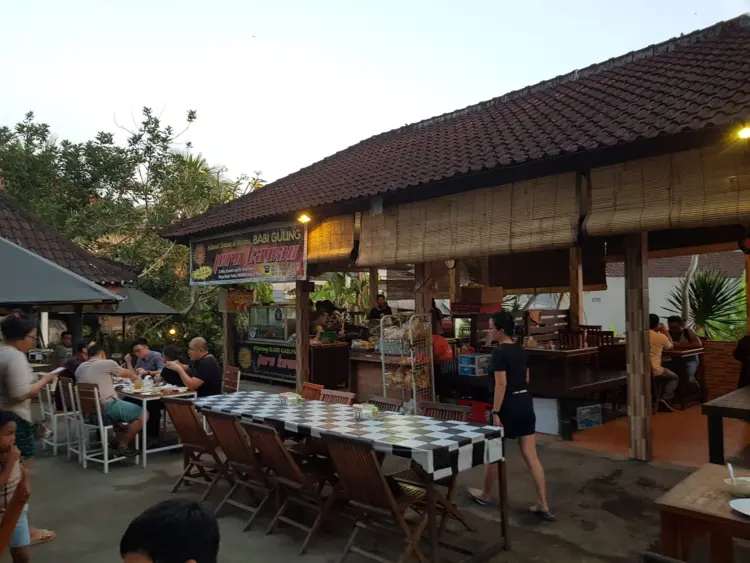 Babi Guling Slingsing "Bu Suci" 7