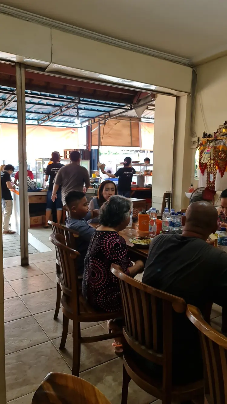 Babi Guling Slingsing "Bu Suci" 8