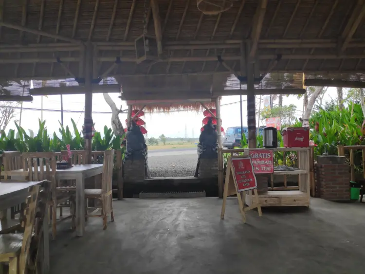 Babi Guling Slingsing "Bu Suci" 3