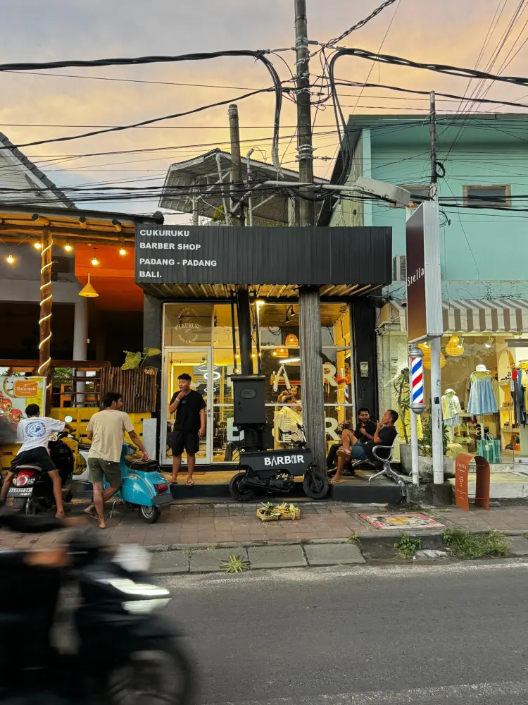 BARBERSHOP CUKURUKU PADANG - PADANG 1