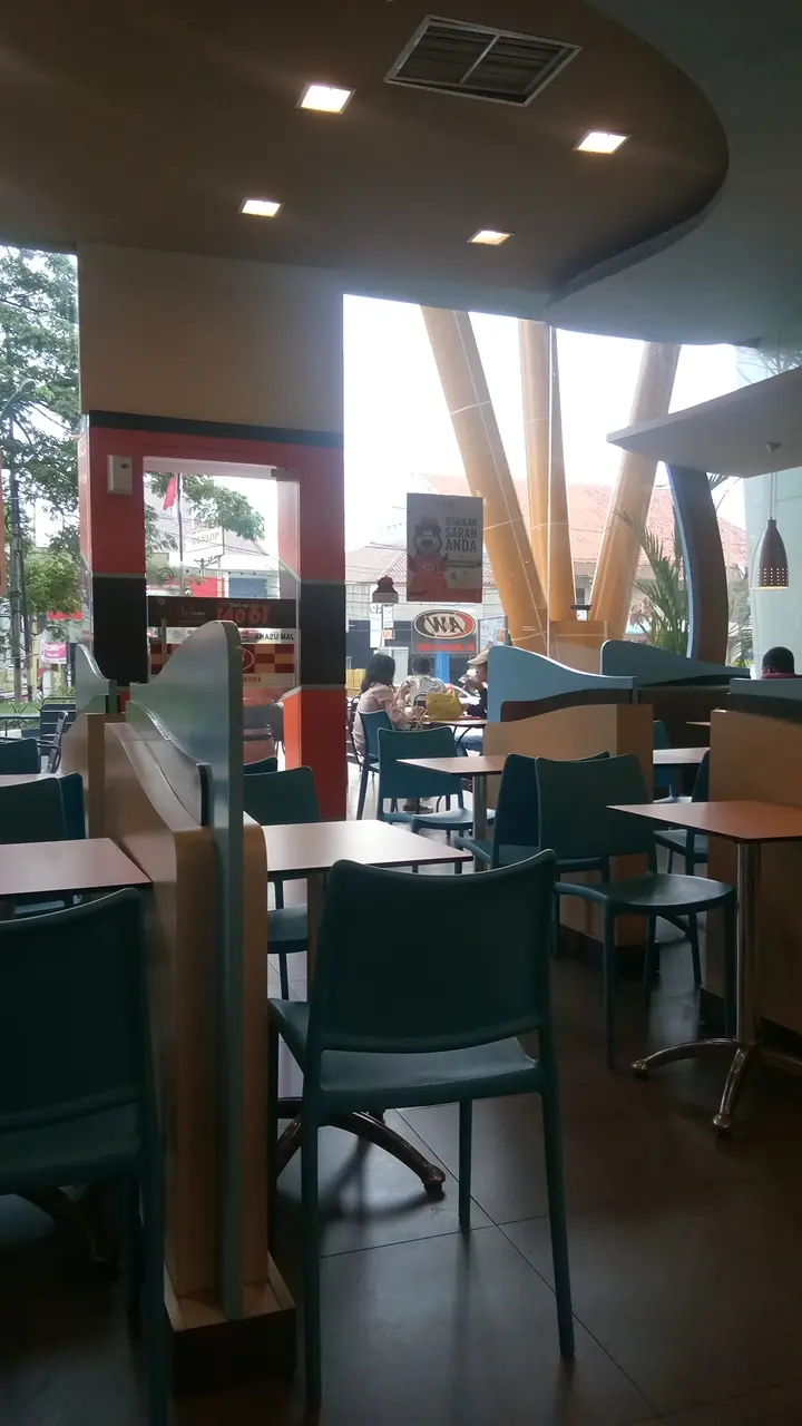 A&W Restoran - Icon Walk 6