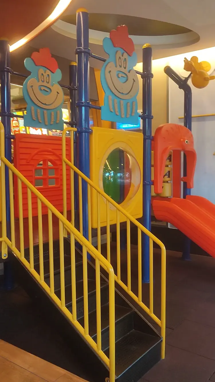 A&W Restoran - Icon Walk 4