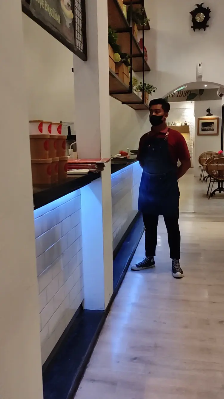 Palazzo Zangrandi - Polisi Istimewa 5