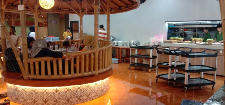 Kampung Kecil Ciracas 8