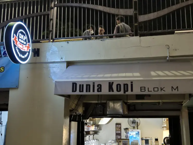 Dunia Kopi Blok M 1