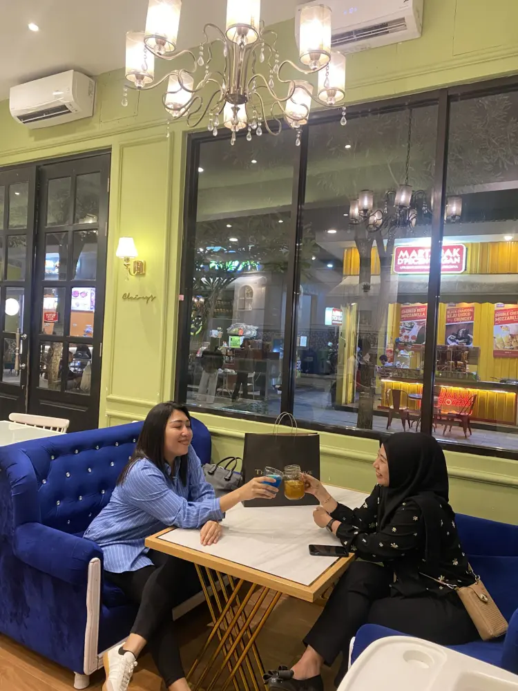 Clairys Kitchen & Patisserie Roxy Square Jember 4