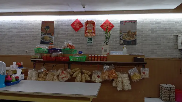 Came for "Jakarta's Best Kwetiau", but a drink almost ended me.