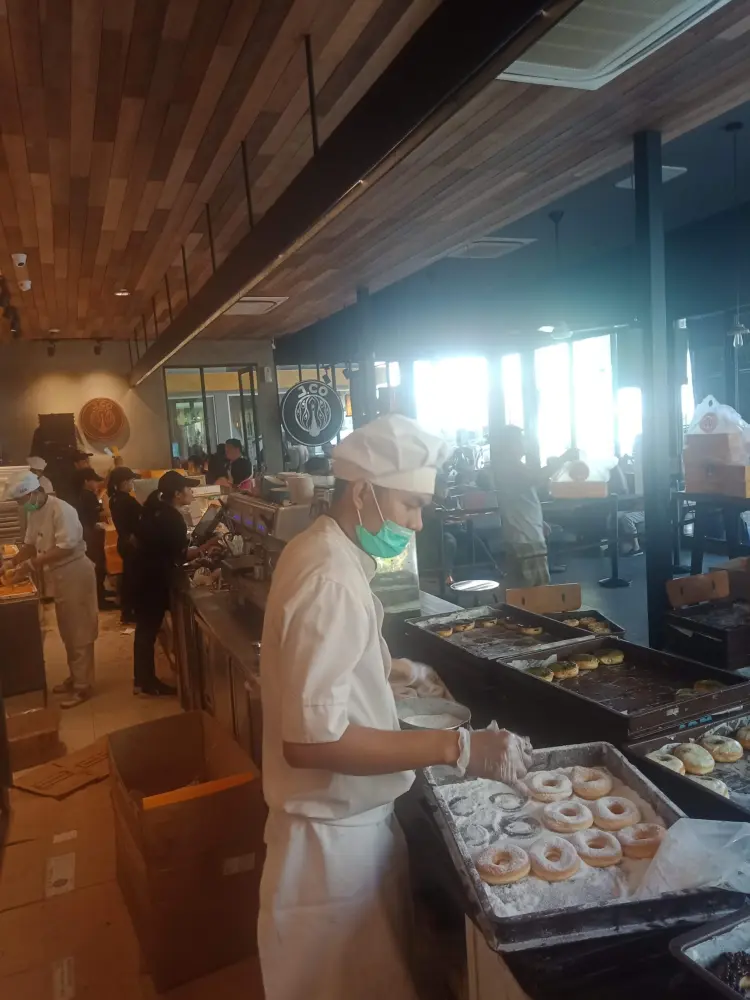 J.CO Donuts & Coffee Maju Bersama 2