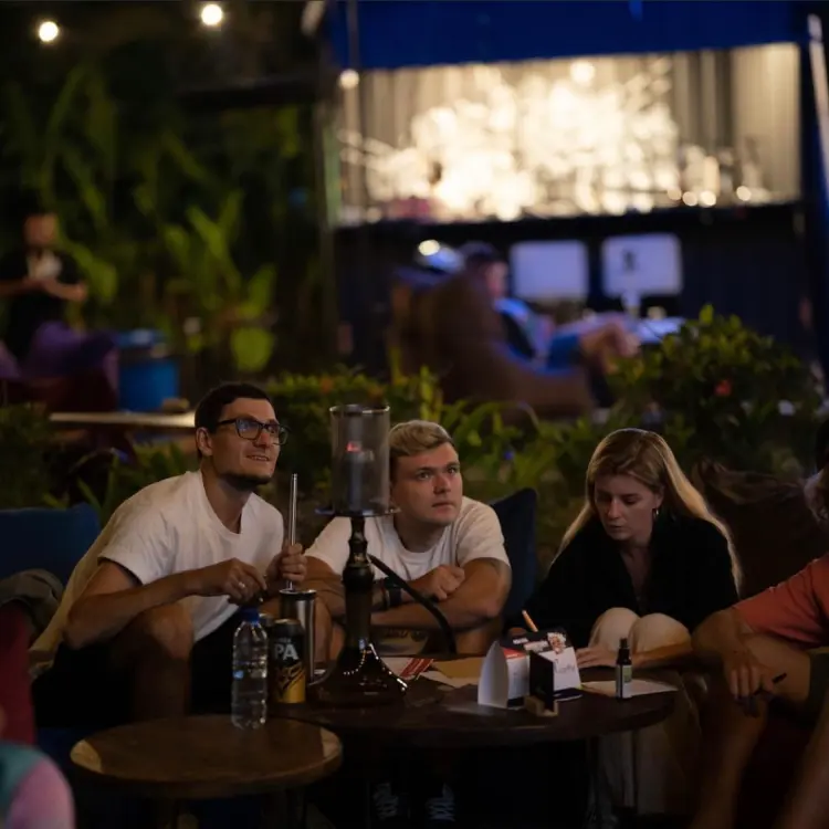 Chill ZONE movie & shisha 1