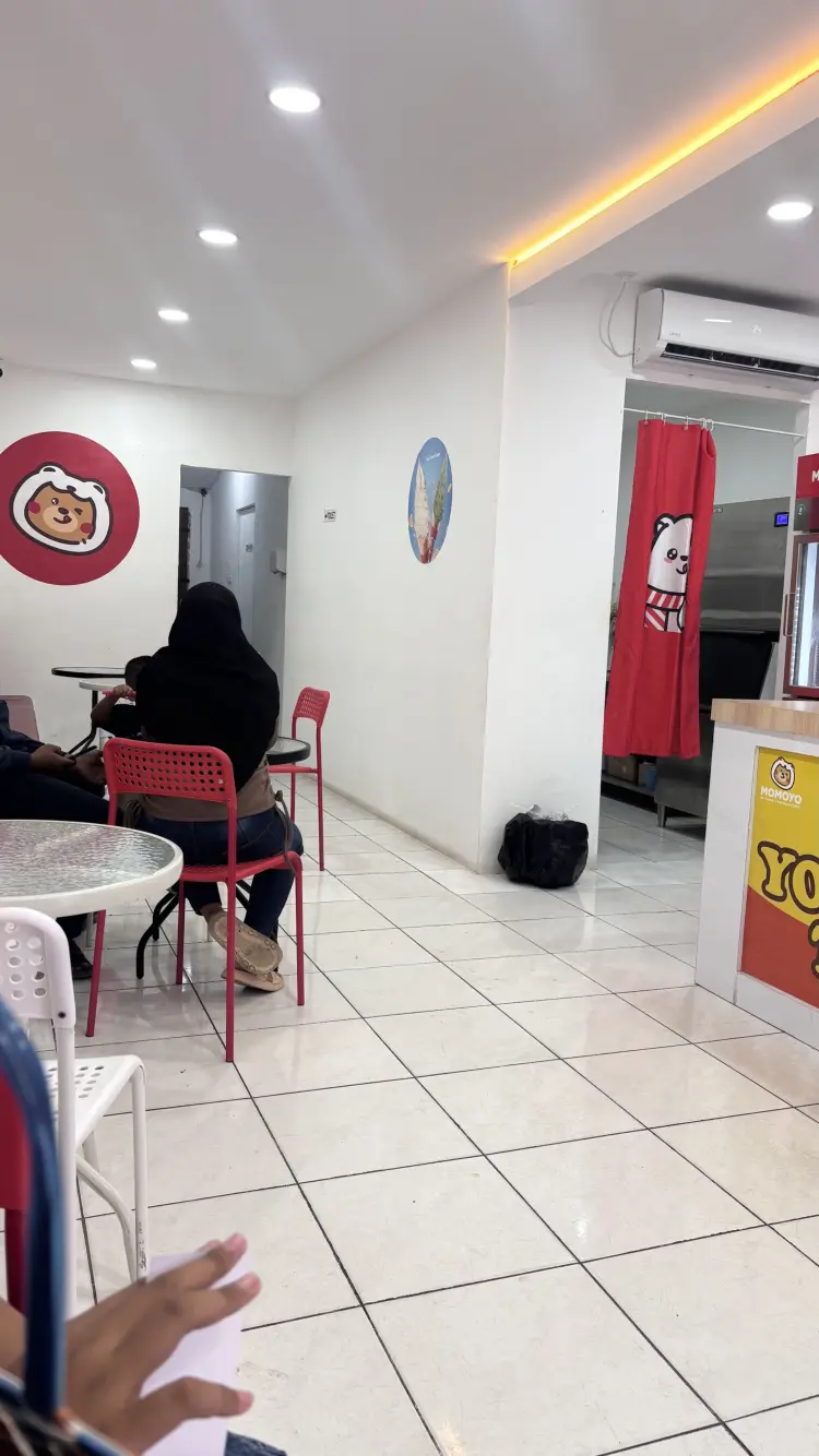 Momoyo Ice Cream & Fruit Tea - Ngawi 9