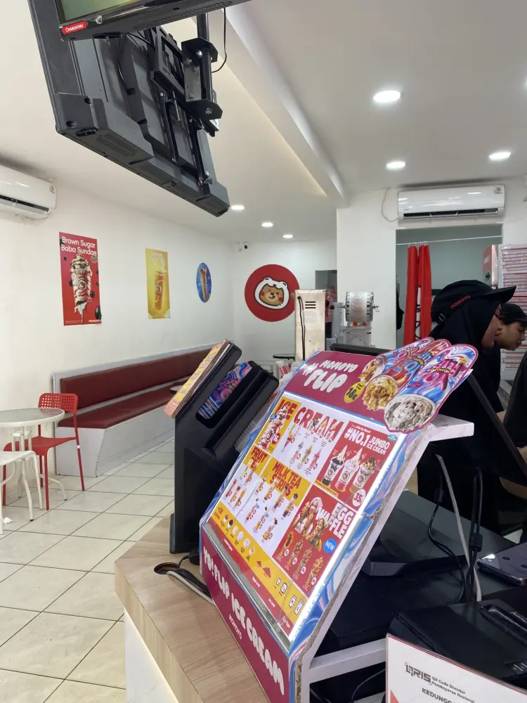 Momoyo Ice Cream & Fruit Tea - Ngawi 5