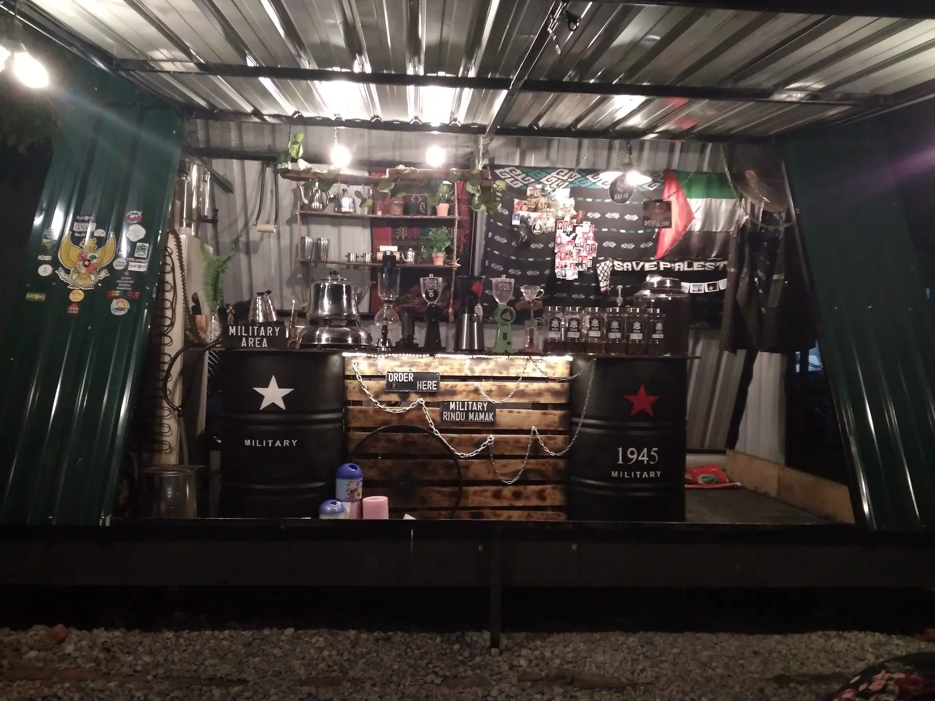 从私藏宝地到嘈杂菜市场,这家4.7分咖啡馆经历了什么? 6