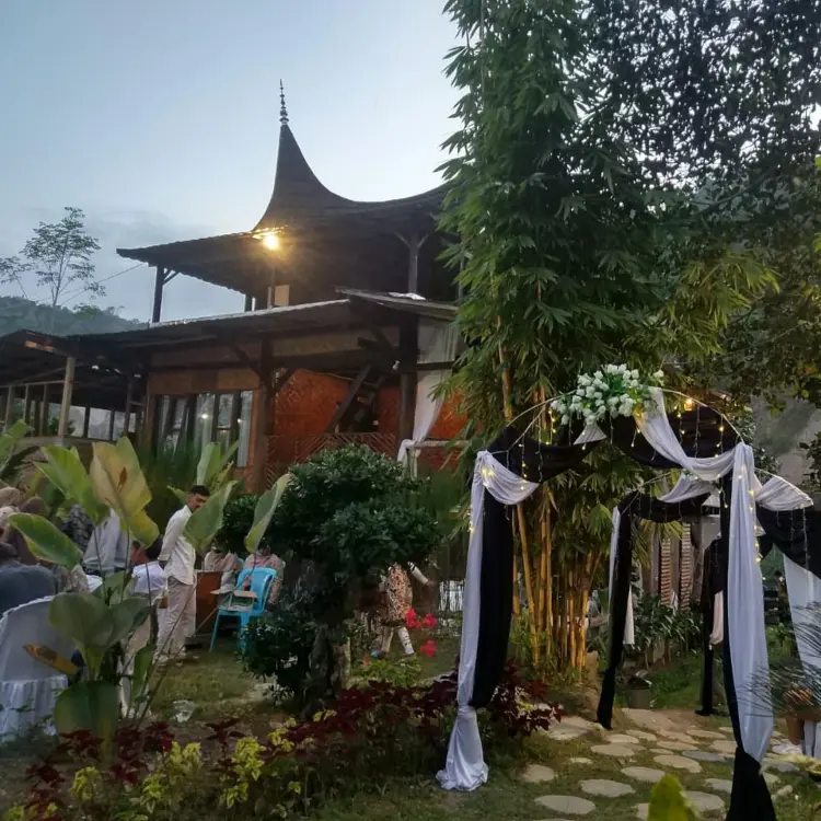 Canyon Jungle Stay 1