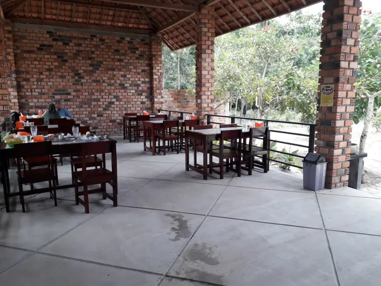 Rumah Makan Pondok Aisyah 10