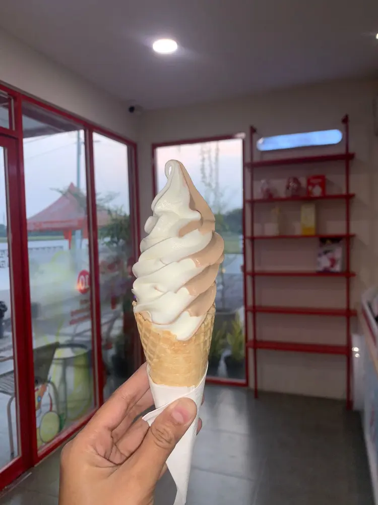 Mixue Ice Cream & Tea - Puri Surya Jaya 4