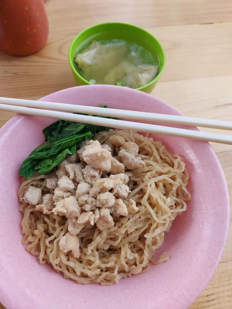 Sonomane Bar & Restaurant 8