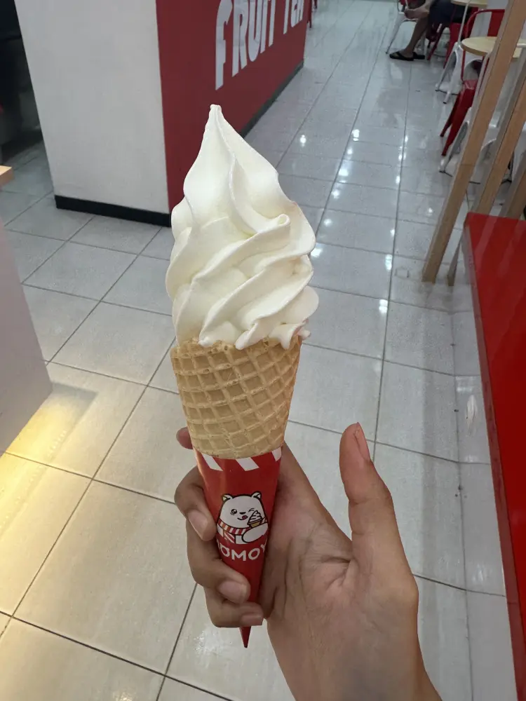 Momoyo Transmigrasi (Ice Cream & Fruit Tea) 1