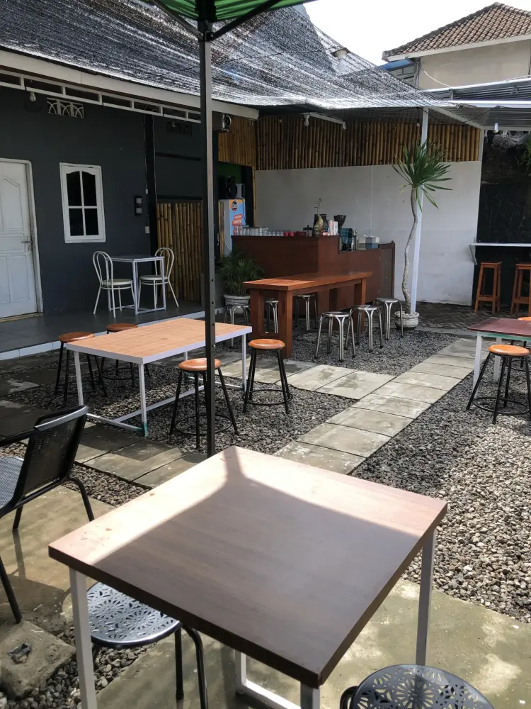 HAPPY CAFE & STEAKHOUSE 2