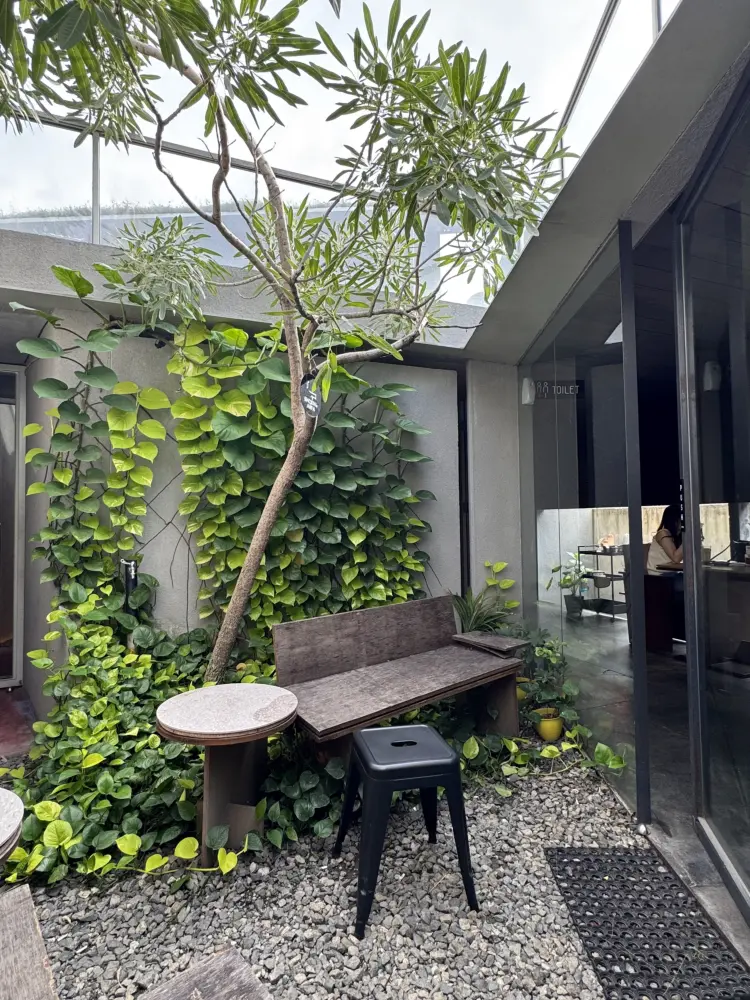 MUHI. Eatery & Coffee 1