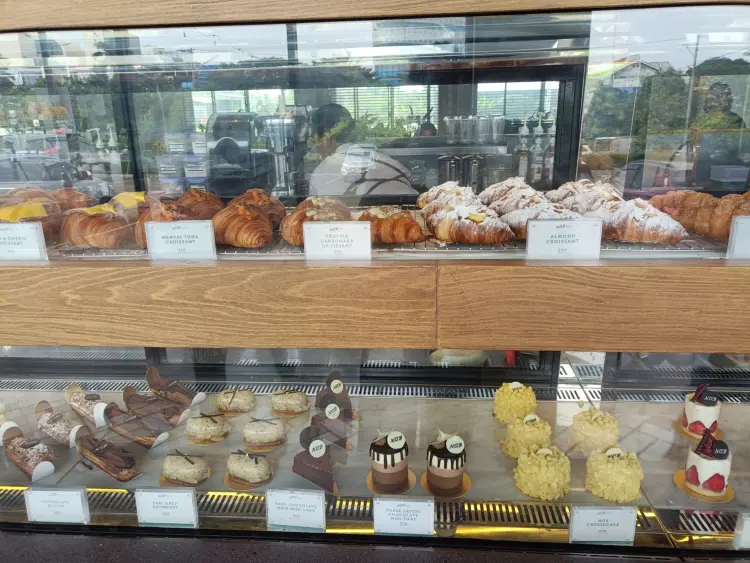 NOB Cafe, Club de Arjuna 3