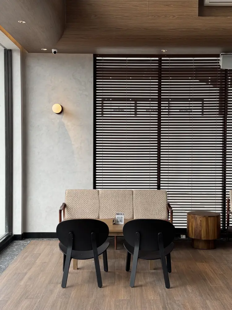 NOB Cafe, Club de Arjuna 5