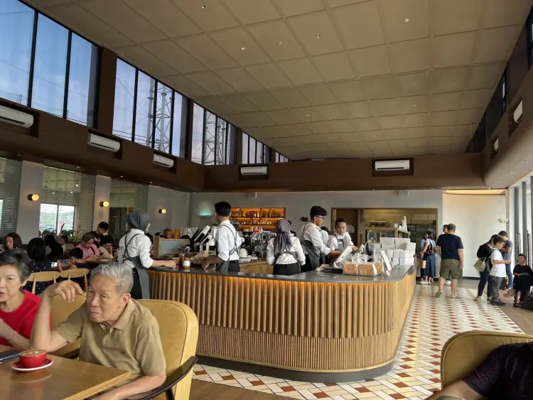 NOB Cafe, Club de Arjuna 10