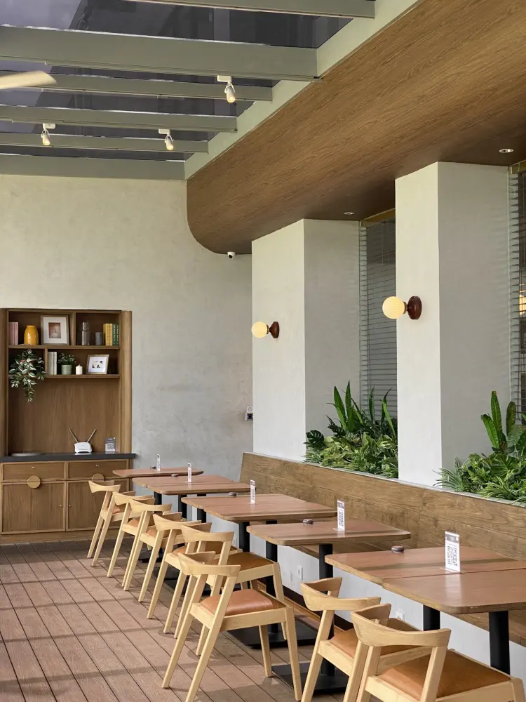 NOB Cafe, Club de Arjuna 9