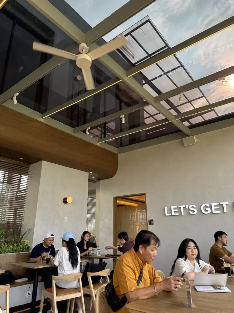 NOB Cafe, Club de Arjuna 4