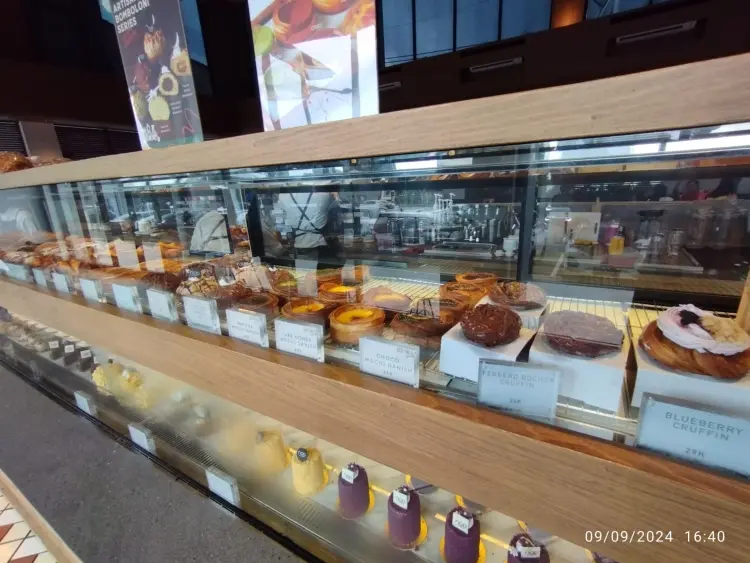 NOB Cafe, Club de Arjuna 6