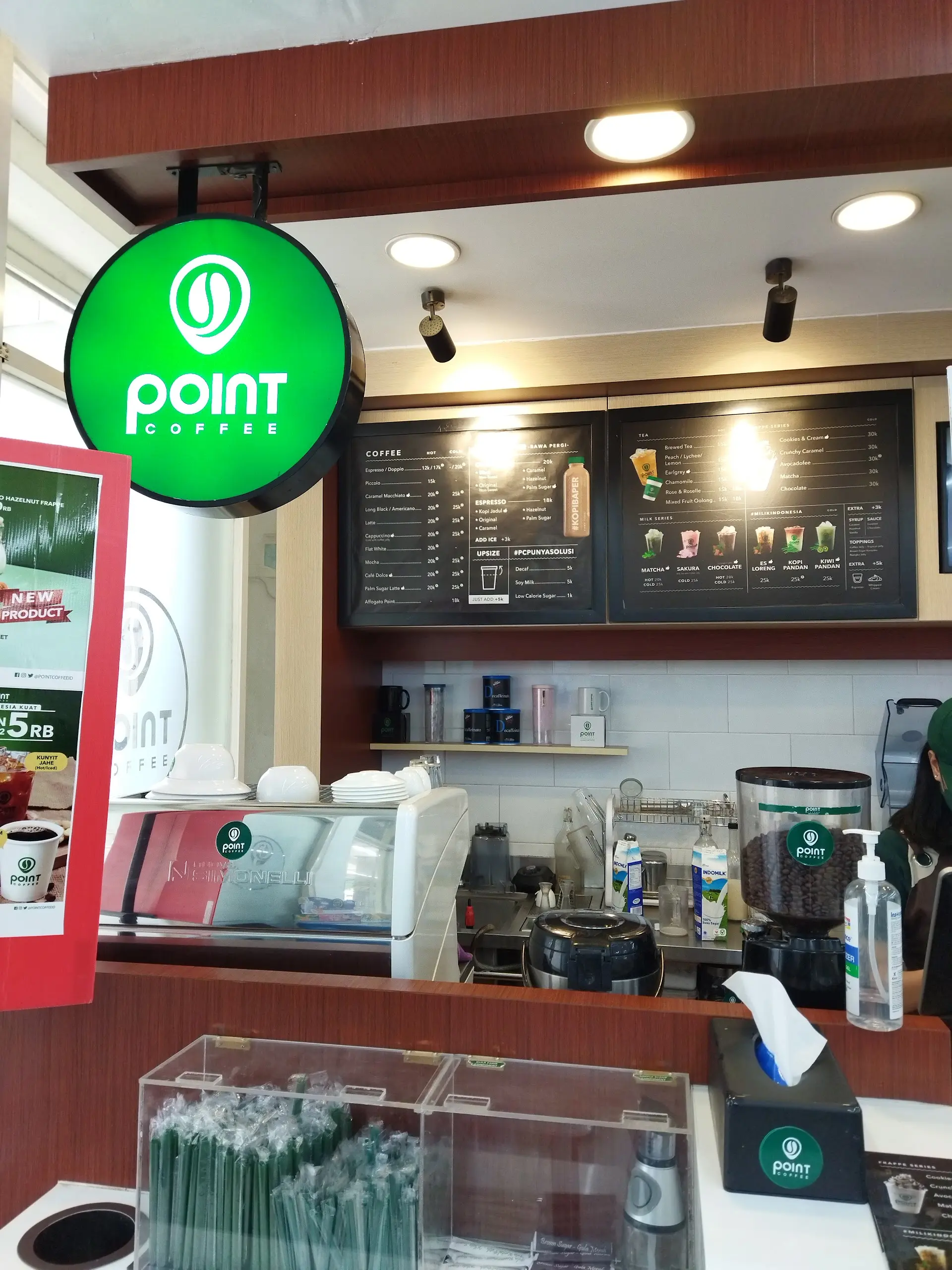 4.6 stars on Google? But girls, don't go here alone. 3