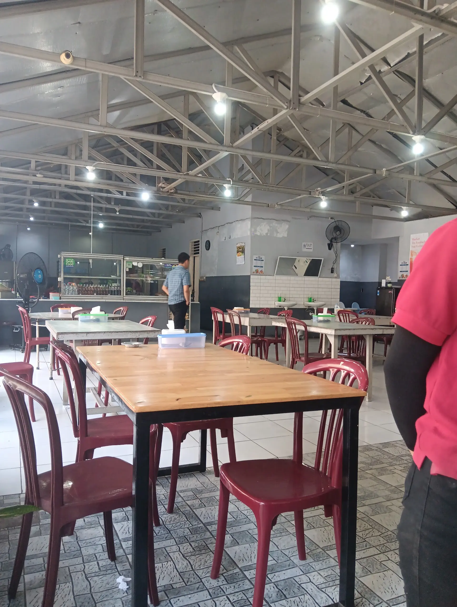 4.8 Stars on Google, But Infuriating Service? My Only Go-To for Medan Roast Pork, But… 2