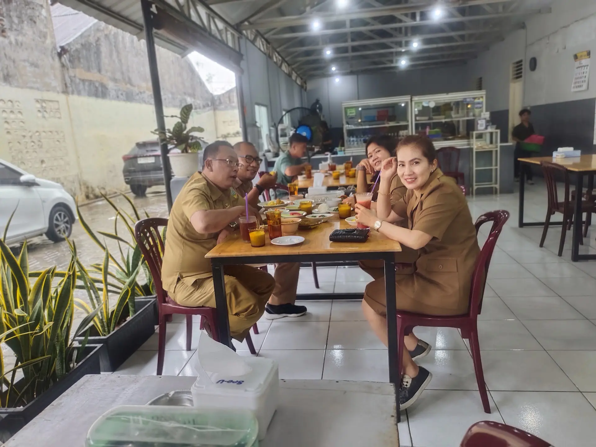 4.8 Stars on Google, But Infuriating Service? My Only Go-To for Medan Roast Pork, But… 1