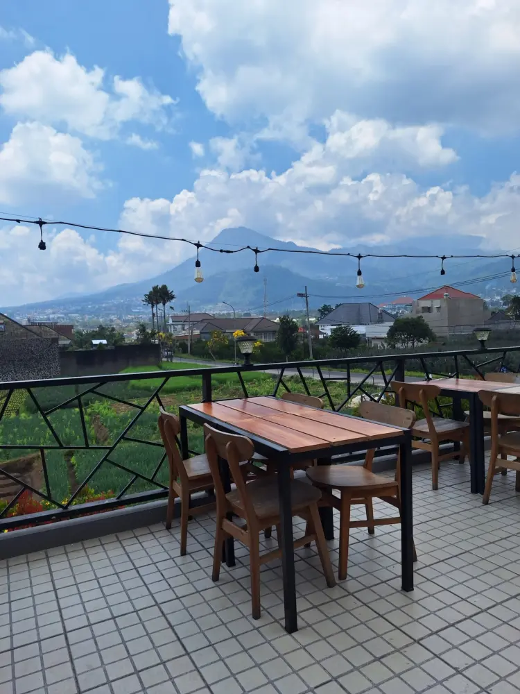 CANA Coffee & Eatery 9