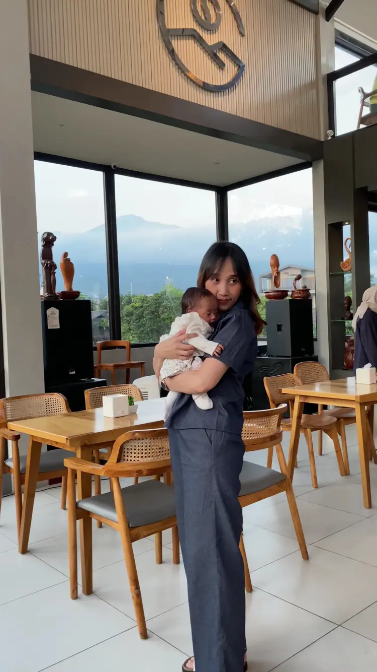 CANA Coffee & Eatery 10