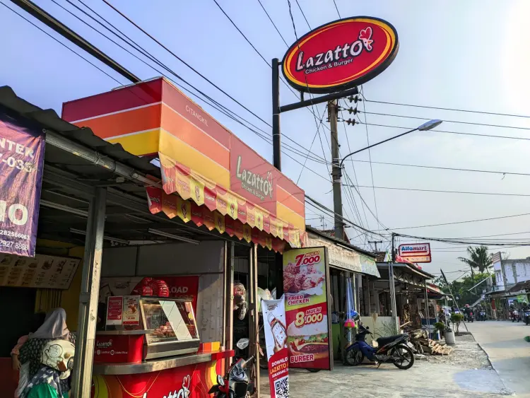 Lazatto chicken & burger 1