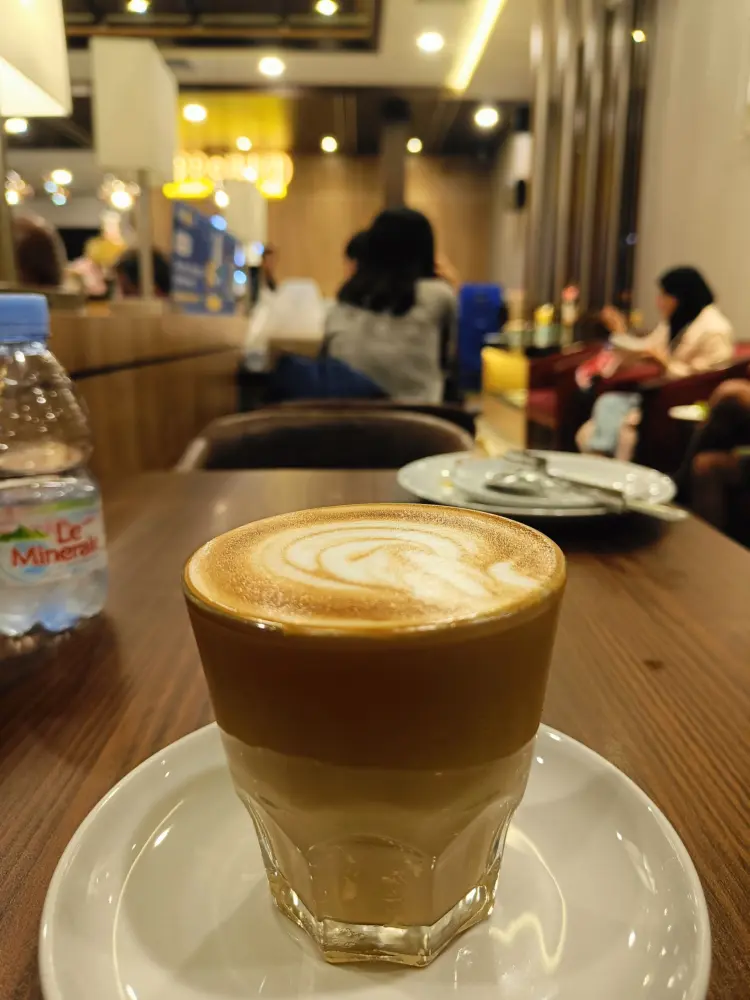 Blue Sky Lounge terminal 1a 10