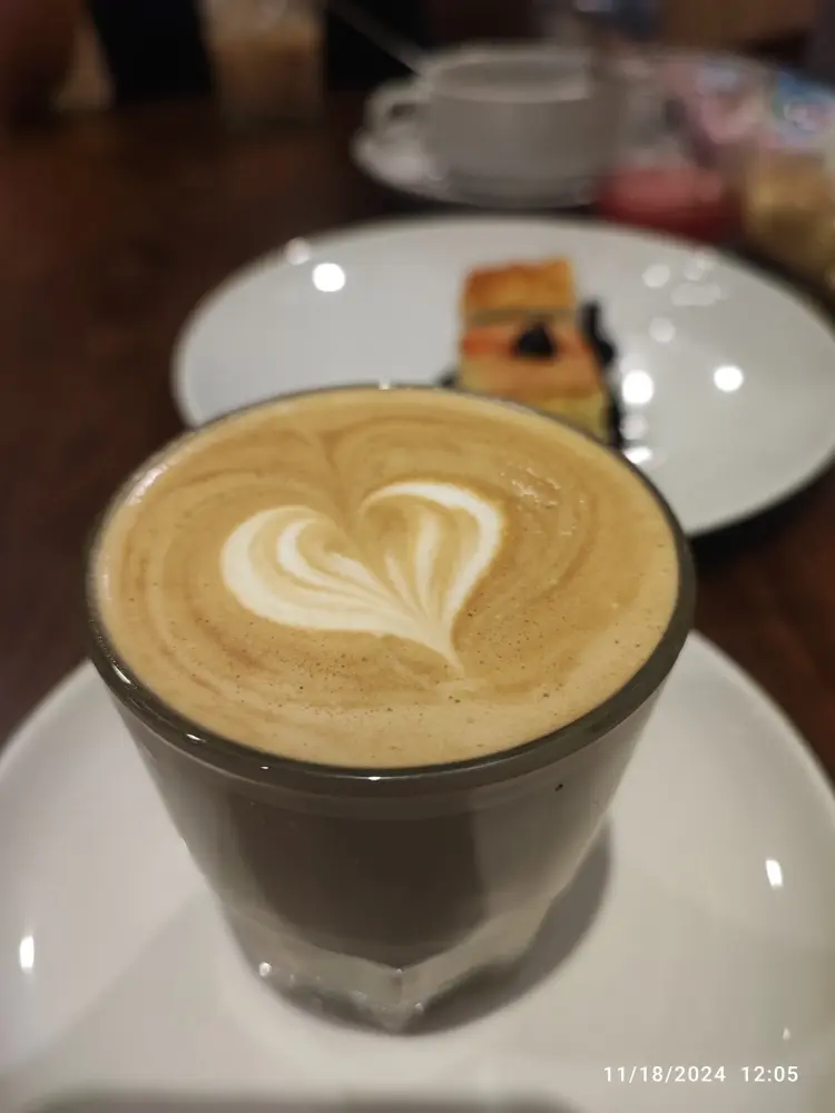 Blue Sky Lounge terminal 1a 7