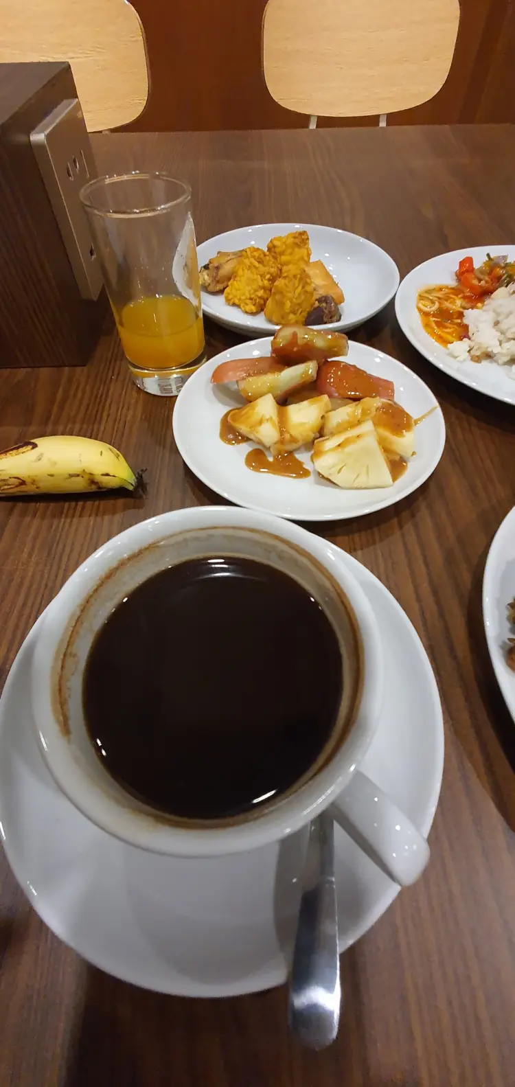 Blue Sky Lounge terminal 1a 9