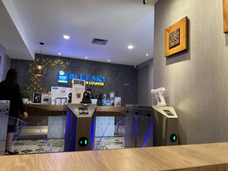 Blue Sky Lounge terminal 1a 5