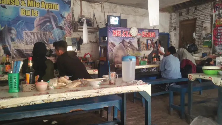 Mie Ayam dan Bakso Bu Is 2