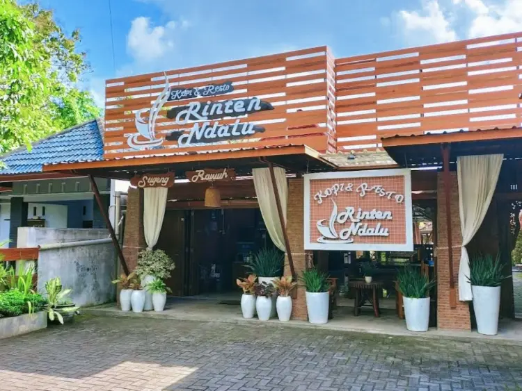 Rinten nDalu Coffee & Resto 1