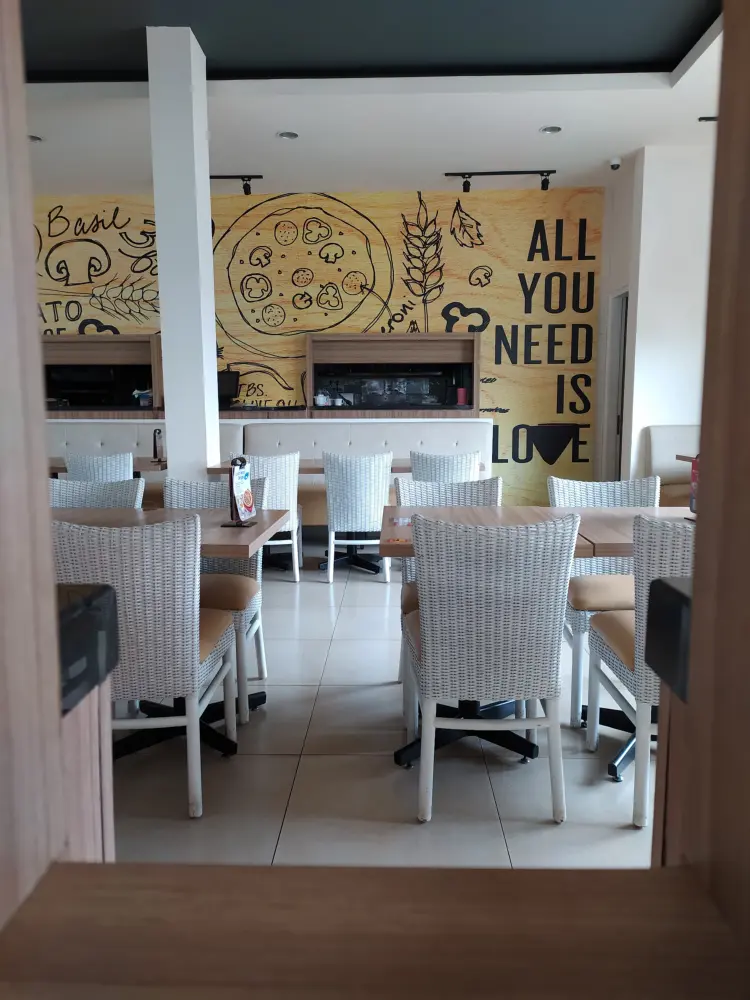 Pizza Hut Restoran 9