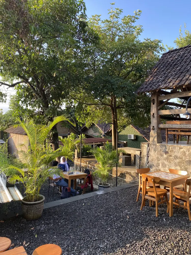 Hita Coffee & Eatery 1