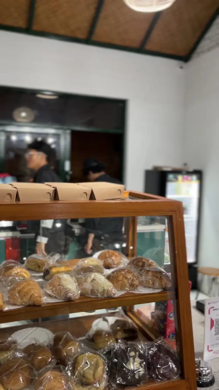 Hita Coffee & Eatery 6