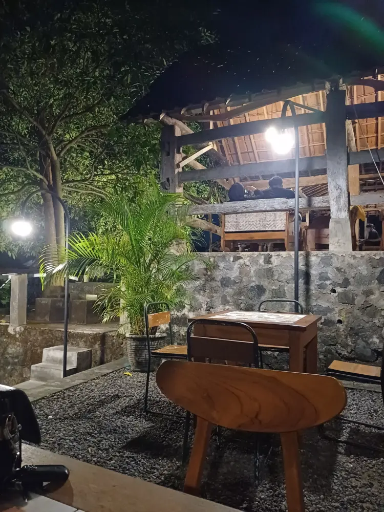 Hita Coffee & Eatery 7