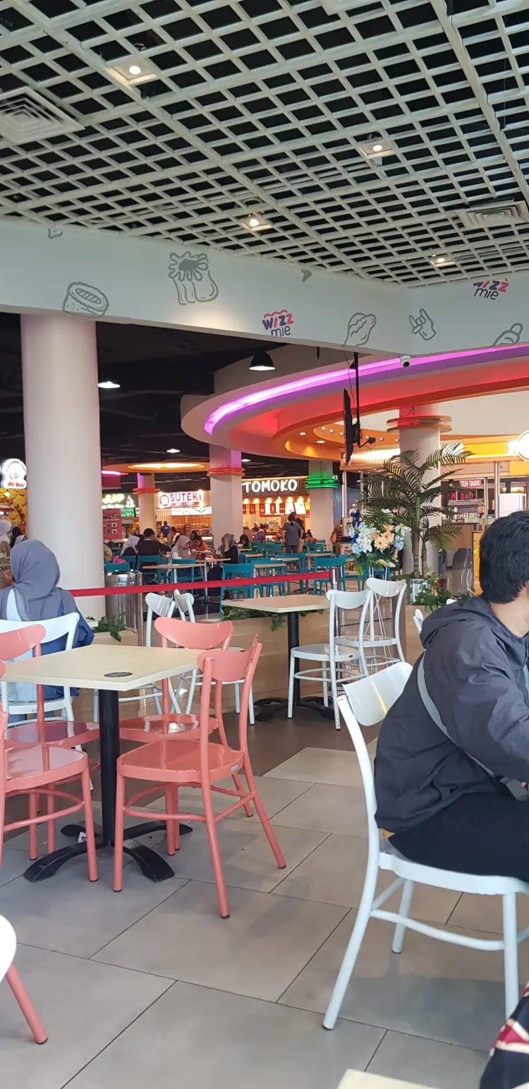 Wizzmie Royal Plaza Surabaya 6